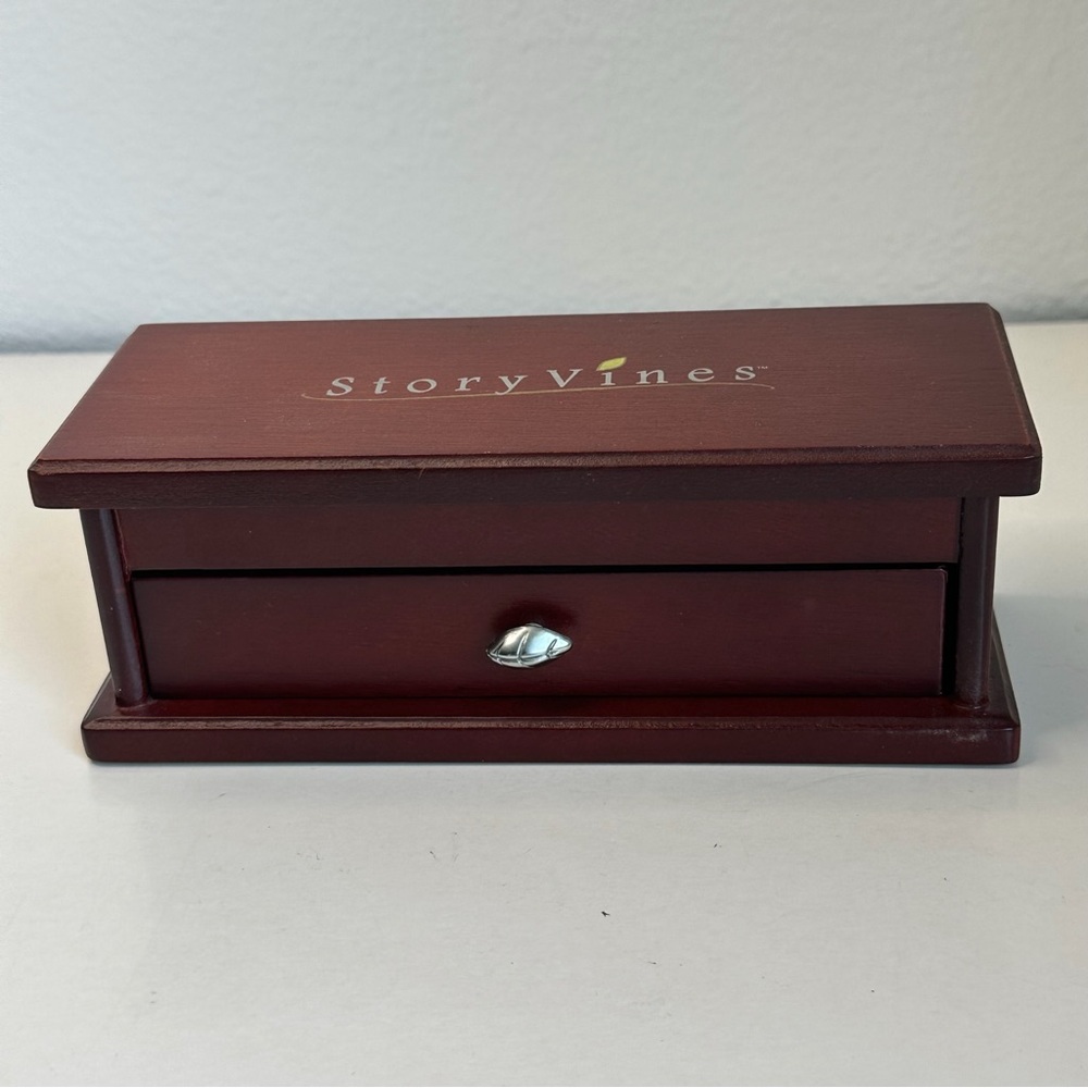 Story Vines Wood Jewelry‎ Box